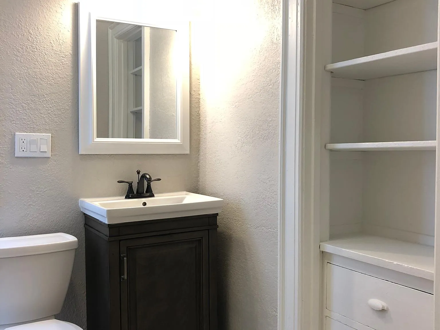 3 bed, $1,975 — Photo 4