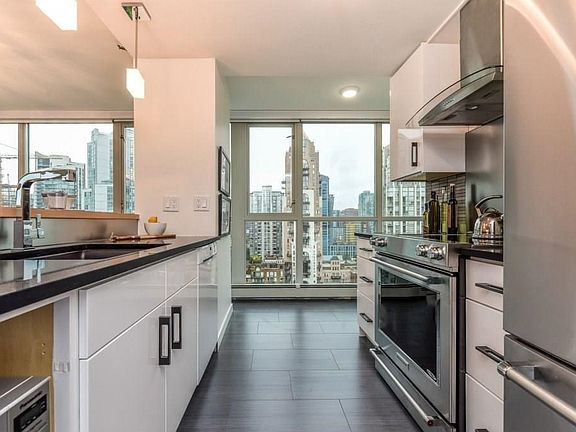 5th image of 289 Drake St #1901