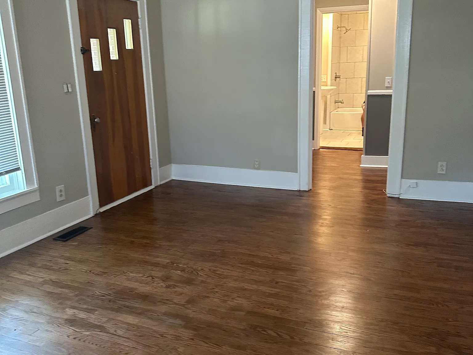 3 bed, $1,200 — Photo 4