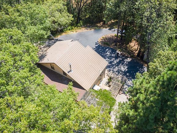 5th image of 13890 Brook Ct