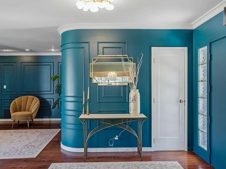 2939 N Manor Dr W — Photo 32