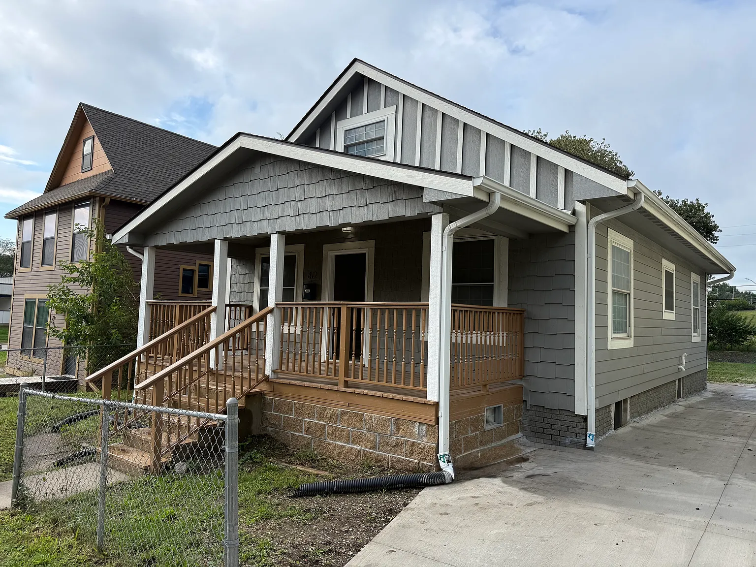 2 bed, 988 sqft, $1,380 — Photo 1
