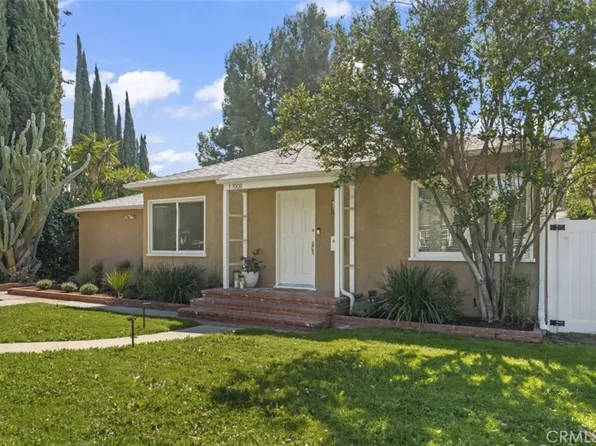17008 Hartland St, Van Nuys, CA 91406