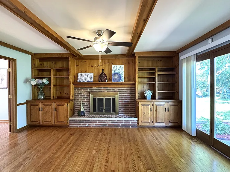 1217 Yorkshire Dr — Photo 7