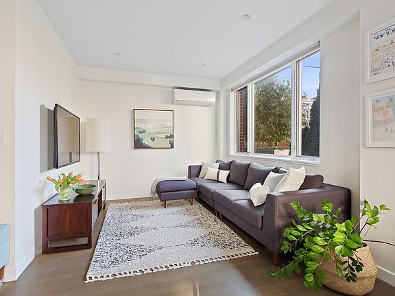 5th image of 1638 8th Ave APT 1S