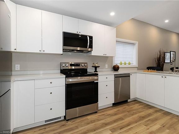 2nd image of 16 Mount Pleasant St