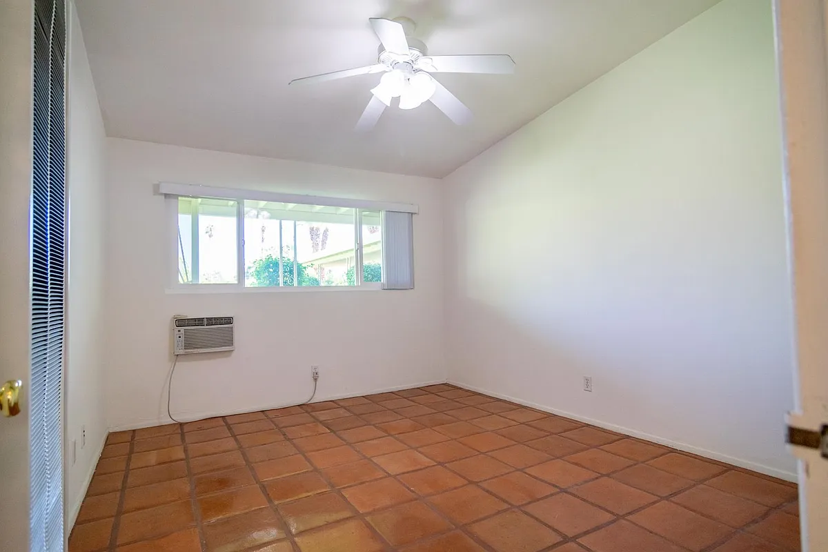 Building Photo - 473 Avenida Olancha