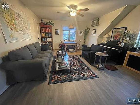 2nd floor living room