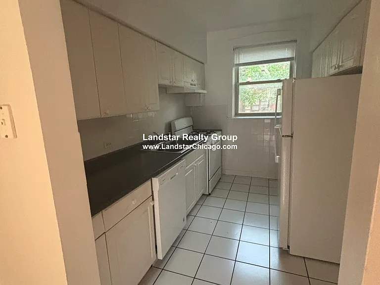 828 Reba Pl #1S — Photo 6