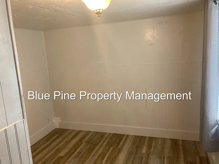 560 Oneida Ave #1 — Photo 7
