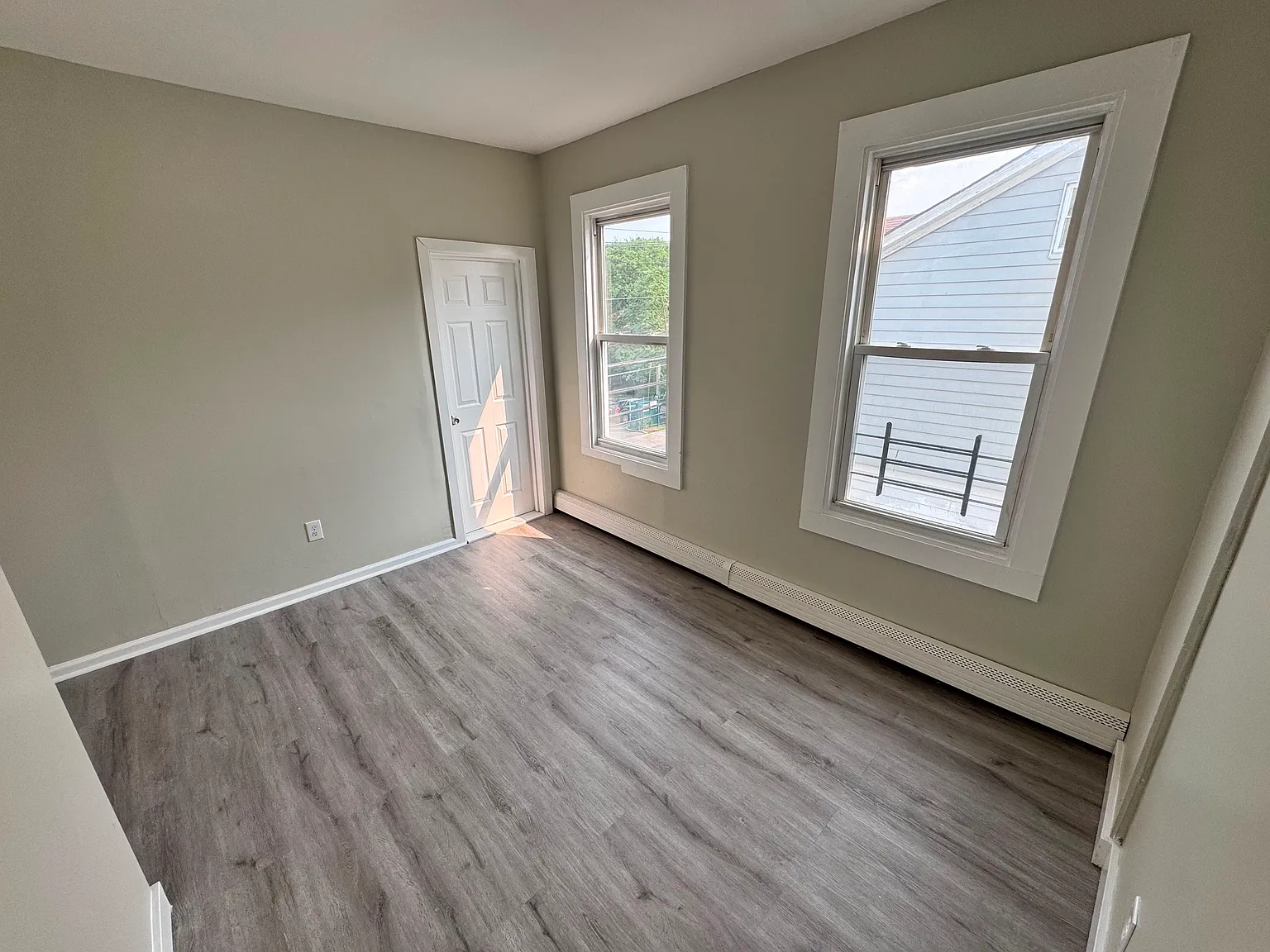 4 bed, $2,595 — Photo 3