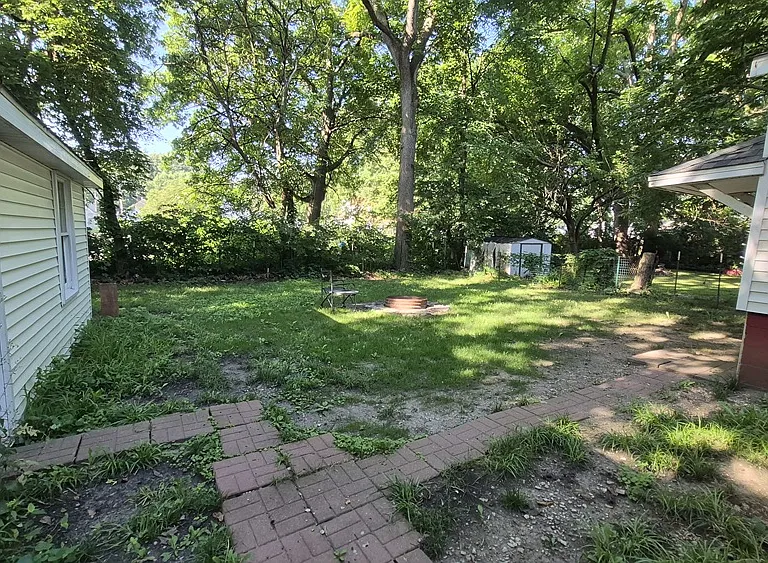 1011 E Water St — Photo 13