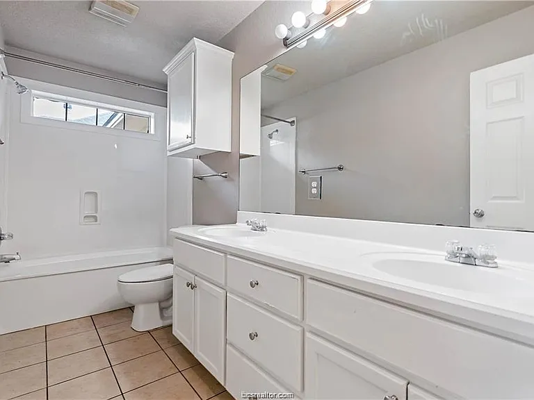 3806 Dresden Ln — Photo 13