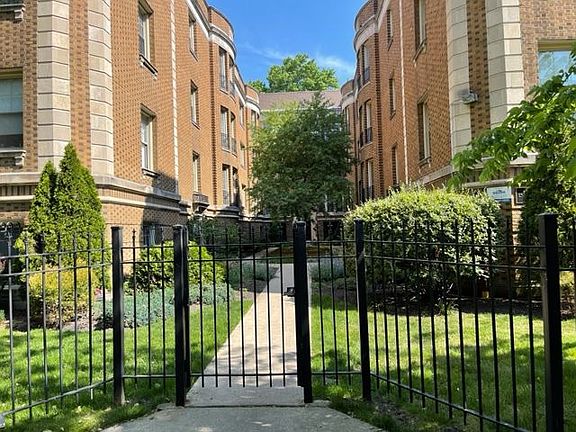 4th image of 1528 W Fargo Ave APT 2S
