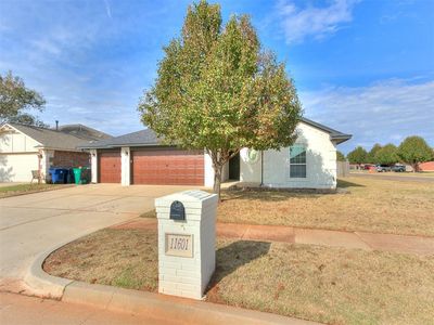 11601 SW 10th St, Yukon, OK, 73099