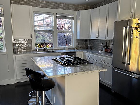 3rd image of 615 Federal Ave E #B