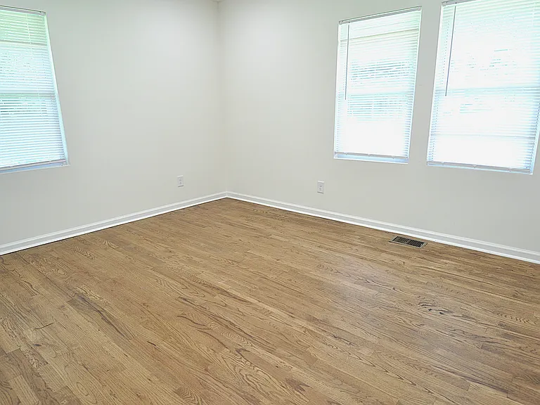 1742 Valencia Rd — Photo 5
