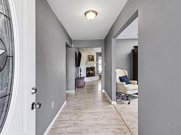 3rd image of 1306 W Stroker Rd