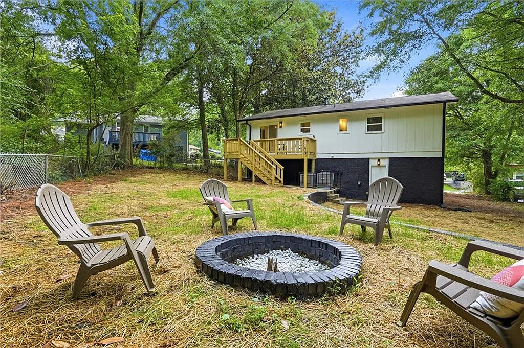 4 bed, 2.0 bath, $2,800 — Photo 3