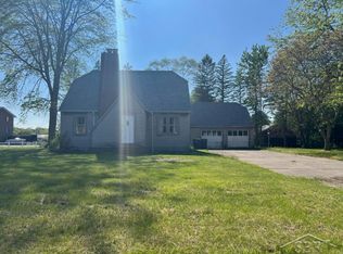 201 Briar Hill Ln, Saginaw, MI 48609