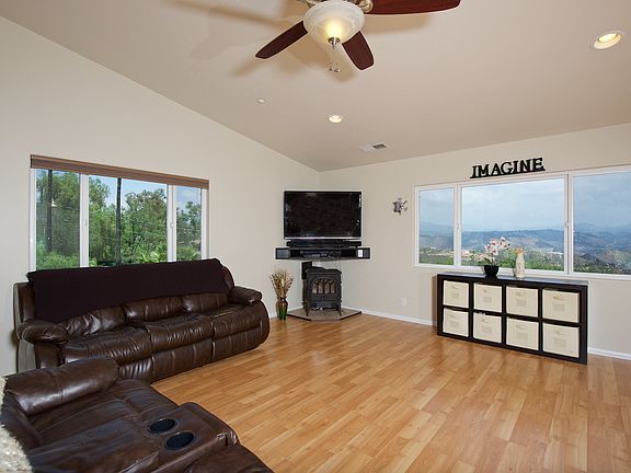 5th image of 180 Sierra Vista Dr