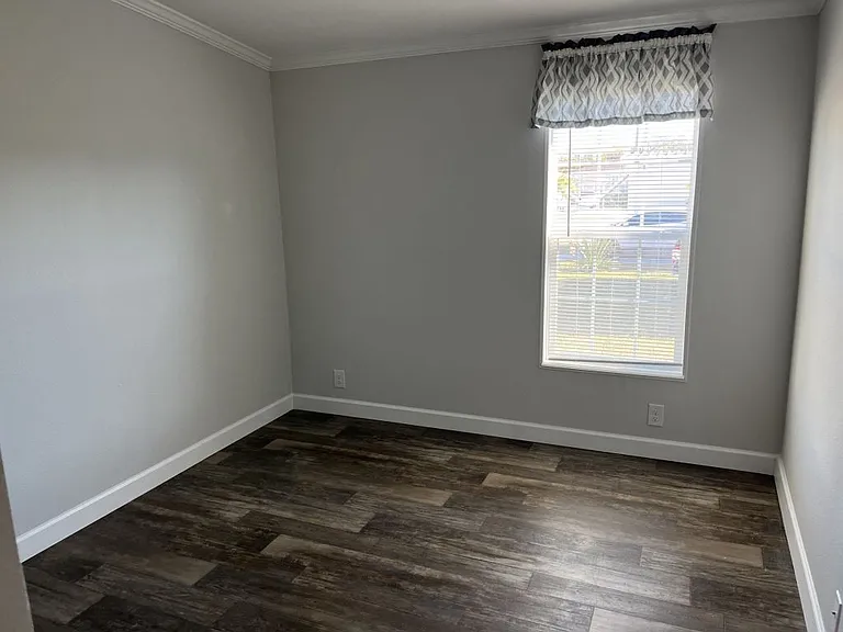 349 Talbot St #94 — Photo 9