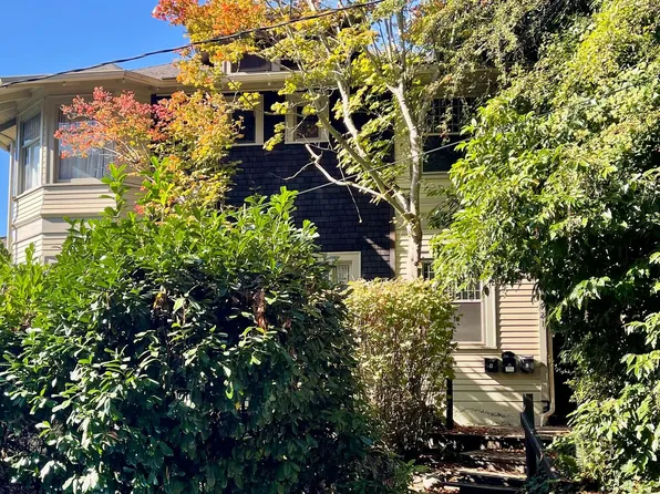 1921 Franklin Pl E, Seattle, WA 98102