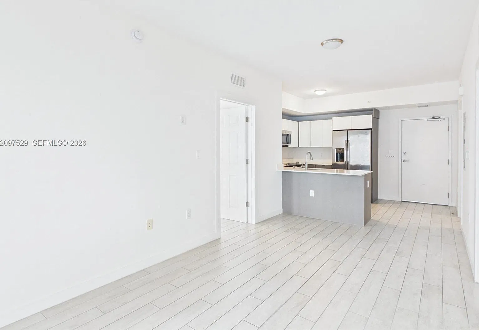 26 Edgewater Condo — Photo 3