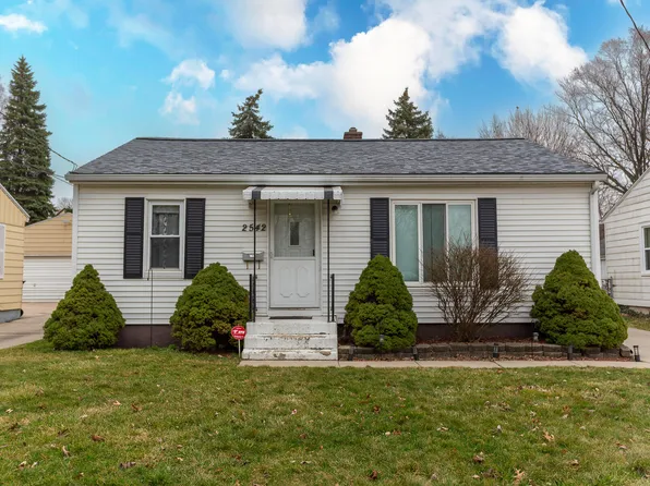 2542 Longstreet Ave SW, Wyoming, MI 49509