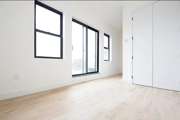 Rented by Real Team Brokerage | media 19