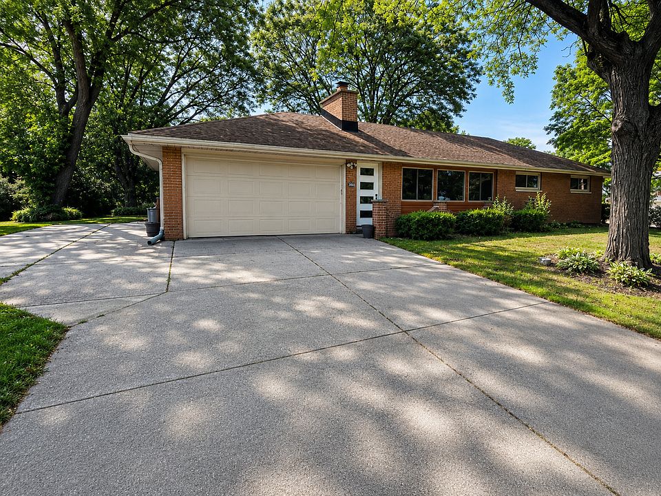 1st image of 3600 Goetz Dr