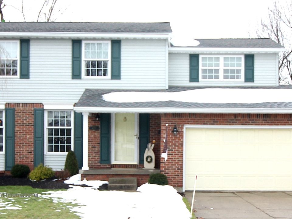 1st image of 425 Sprucewood Ter