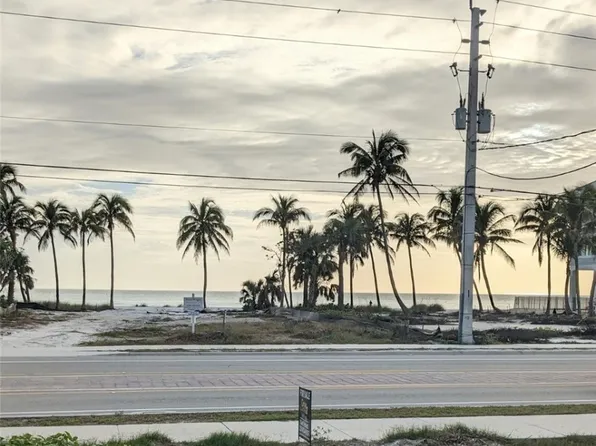 111 Madison Ct, Fort Myers Beach, FL 33931
