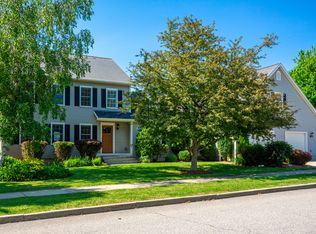 6 Fox Run Ln, South Burlington, VT 05403