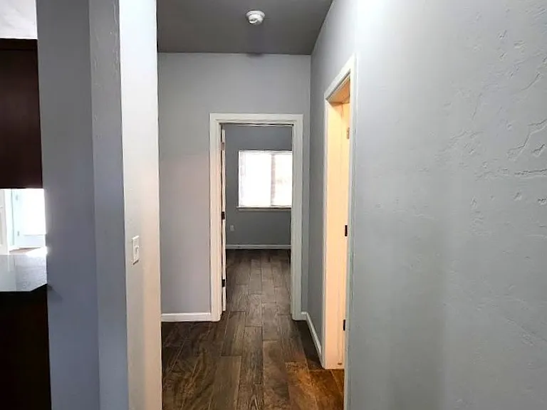 Campbell St Duplex — Photo 22