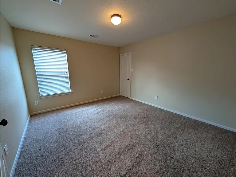 6614 Hunters Creek Ln — Photo 17