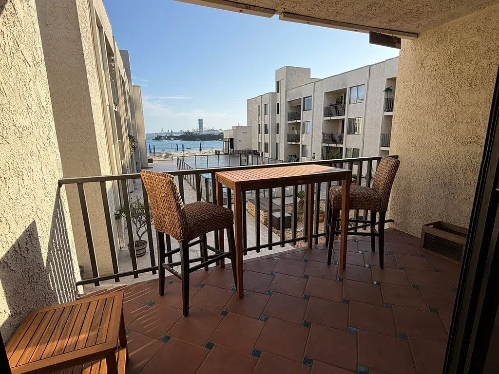 1 bed, 690 sqft, $3,600 — Photo 2