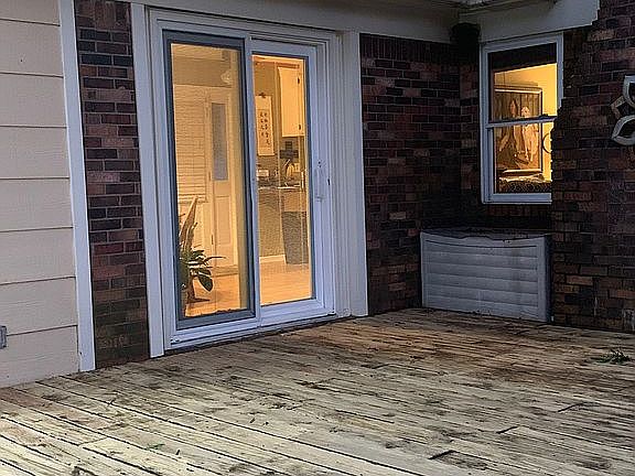 500 sq ft 2-level rear deck