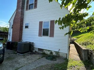 73 High St, Clay, WV 25043