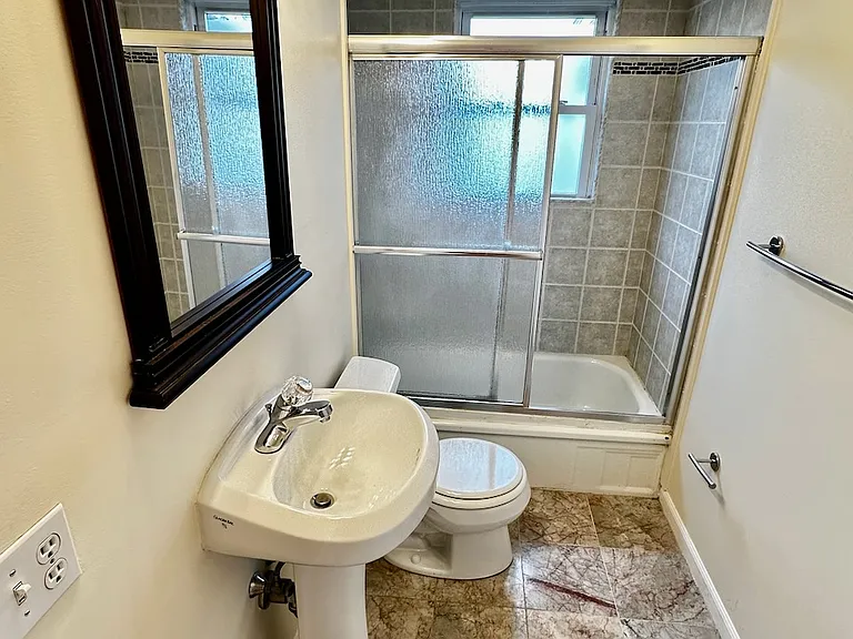 27 Heath St #2 — Photo 18