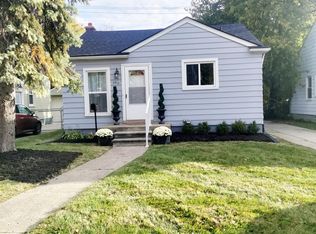 2916 Crooks Rd, Royal Oak, MI 48073