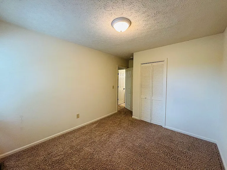 1704 Emerald St — Photo 14