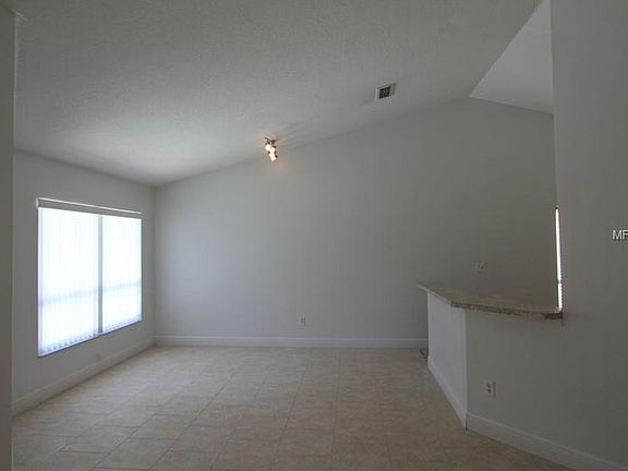 4th image of 3044 Bloomsbury Dr