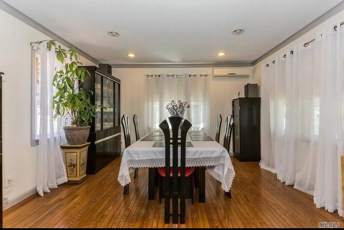 4 bed, 2700 sqft, $5,000 — Photo 4