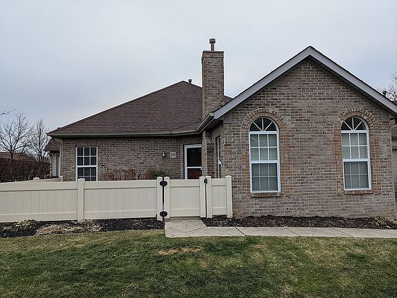 5th image of 99 Villa Side Ln