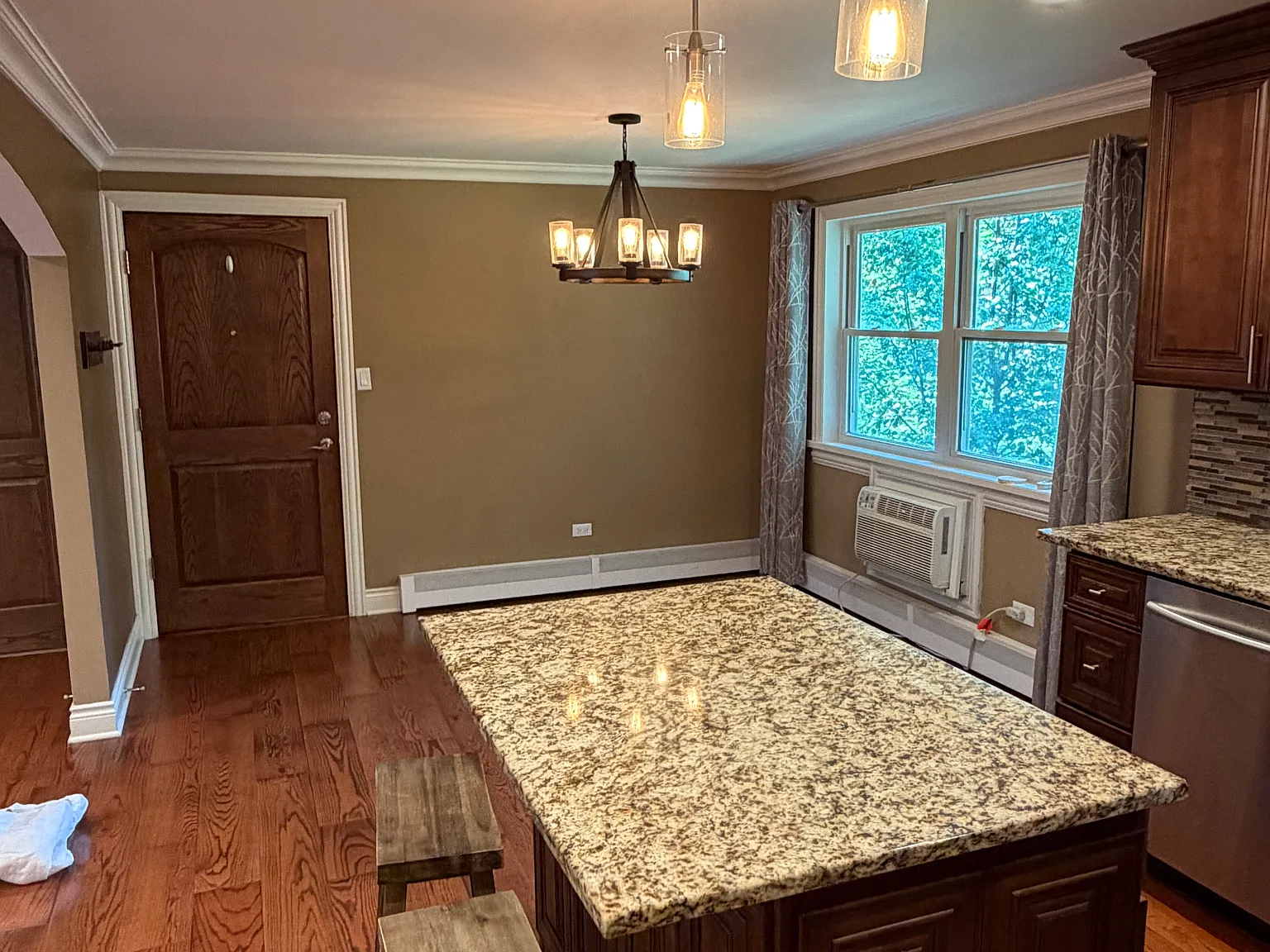 8285 Archer Ave — Photo 4