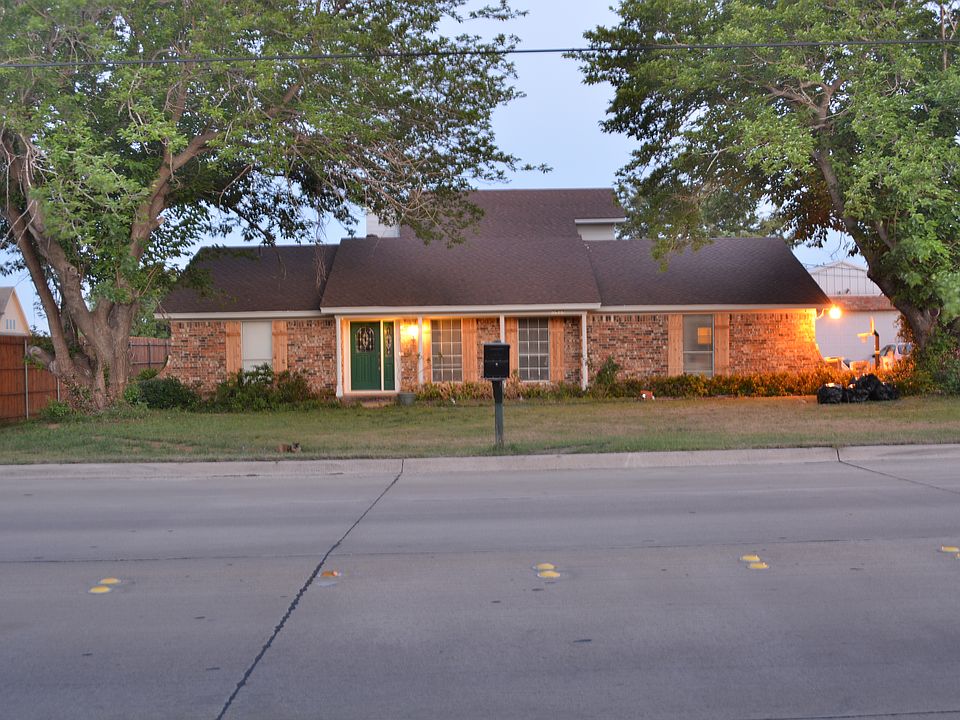 1st image of 7409 Douglas Ln