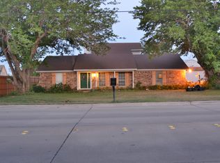 7409 Douglas Ln, North Richland Hills, TX 76182