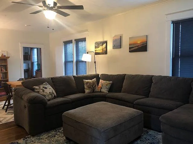 Quaint 3 Bedroom, 2 Bathroom Home in Downtown Ludington — Photo 3