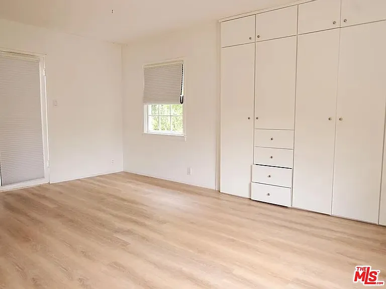 1322 N Beverly Glen Blvd — Photo 12